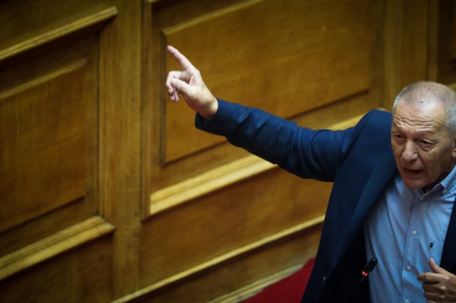 Γεωργιάδης στο ΚΚΕ: "Οποιος κλείνει είσοδο σε επιχείρηση θα συλλαμβάνεται"- Παφίλης: "Μην μας απειλείτε, δεν κωλώνουμε"