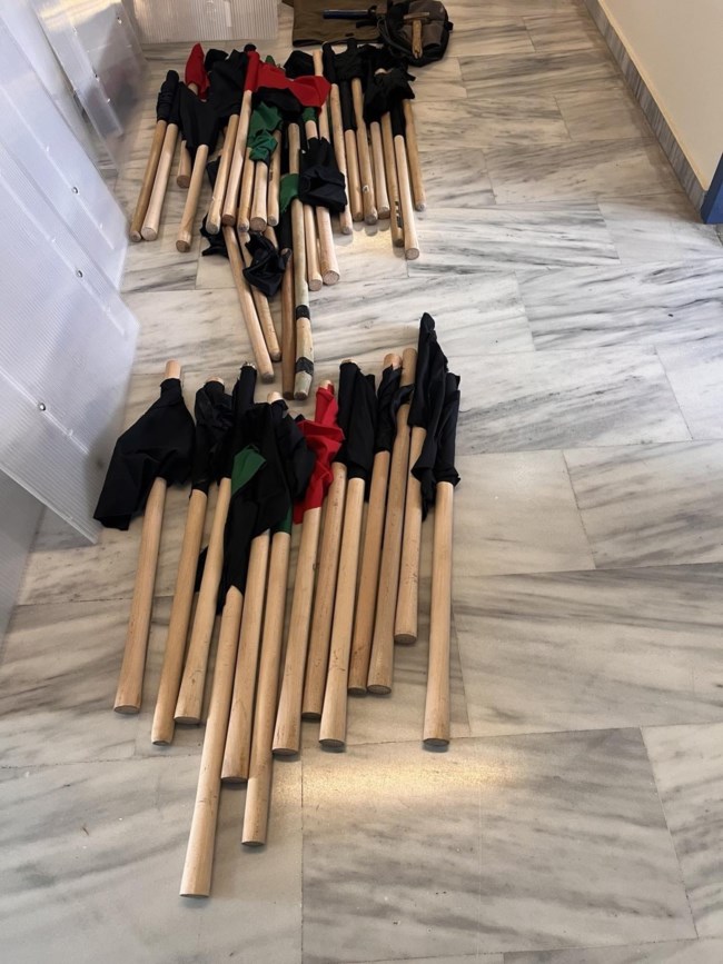 Ηράκλειο: Καδρόνια, σφυριά και μάσκες στην κατάληψη "Ευαγγελισμός" - 6 συλλήψεις για την επίθεση στον Βορίδη