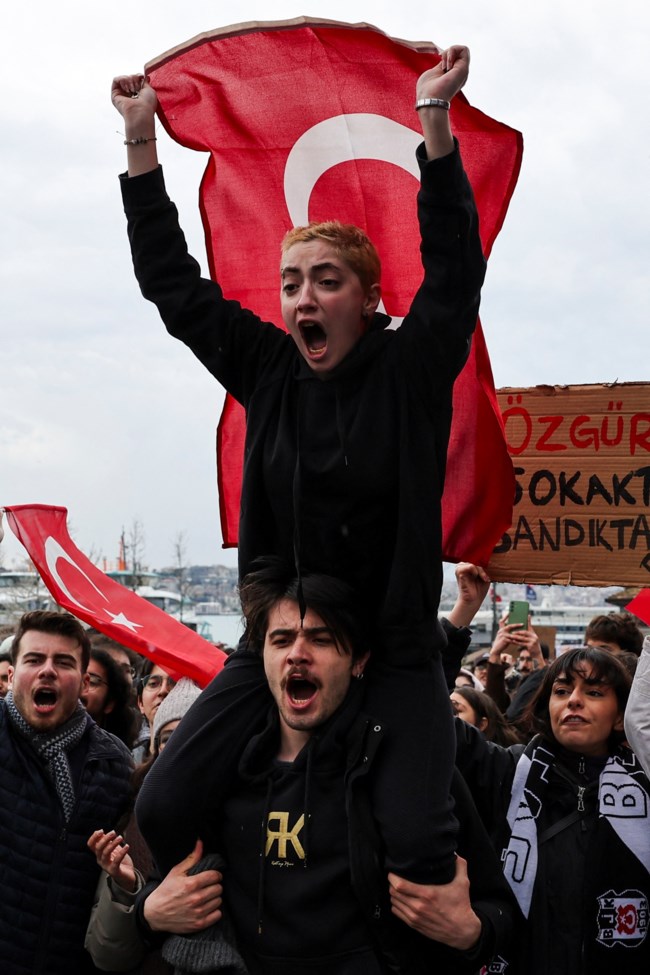 Διωγμοί Ερντογάν στα Social Media: Συλλαμβάνει όσους κάνουν αναρτήσεις υπέρ του Ιμάμογλου - Έγιναν 18,6 εκατ. post
