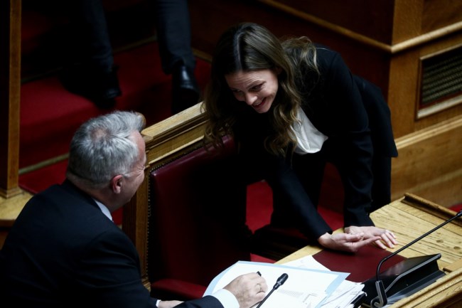 Βουλή: Τα "γελάκια" μεταξύ Βορίδη και Αχτσιόγλου και η στιγμή που προκάλεσε θυμηδία [Εικόνες - Βίντεο]