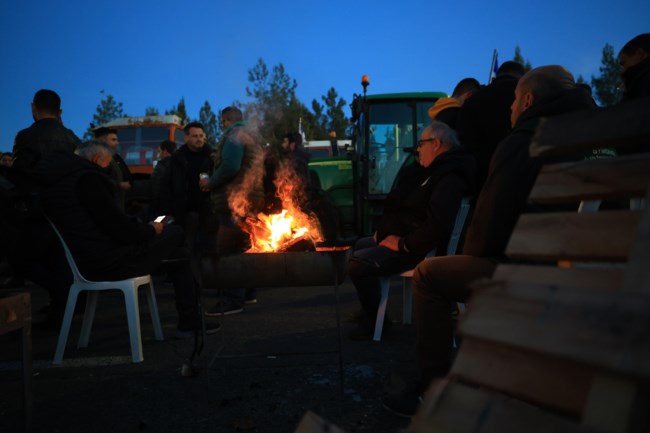 ΑΓΡΟΤΕΣ ΜΠΛΟΚΑ