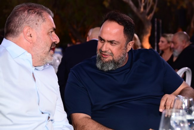 Ο Βαγγέλης Μαρινάκης απέλυσε τον Νούνο Εσπιρίτο Σάντο από τη Νότιγχαμ Φόρεστ και πήρε τον Άγγελο Ποστέκογλου