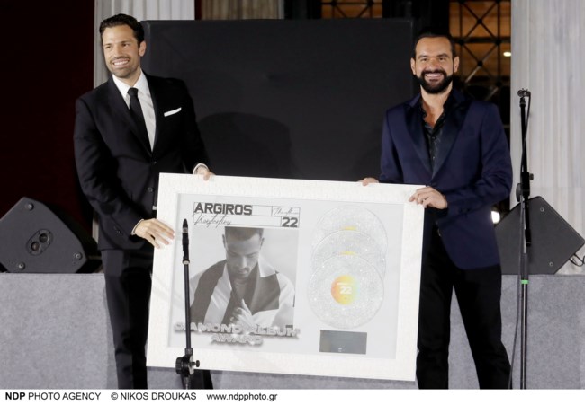 Μαριάννα Λάτση: Στο Ζάππειο με jumpsuit με διαφάνειες, "evil eye" μανικιούρ και τα πιο περίεργα παπούτσια