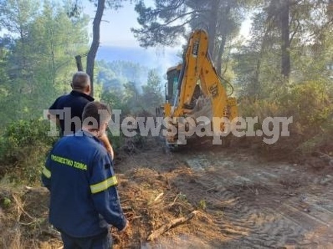 Στις φλόγες το Νότιο Πήλιο: Καίγεται δάσος στο Βρωμονέρι - Καναντέρ επιχειρούν να "δαμάσουν" τις φλόγες