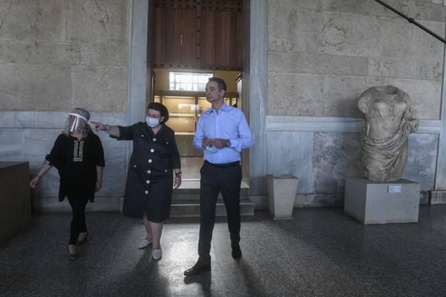 Ο Μητσοτάκης στο Μουσείο της Αρχαίας Αγοράς - Συμβολική επίσκεψη για το άνοιγμα των μουσείων [εικόνες και βίντεο]