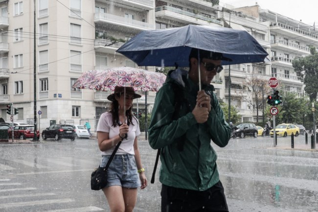 Νέα καταιγίδα στην Αθήνα: Έκλεισε η Πειραιώς λόγω καθίζησης - "Ψυχρή λίμνη" πάνω από την Ελλάδα