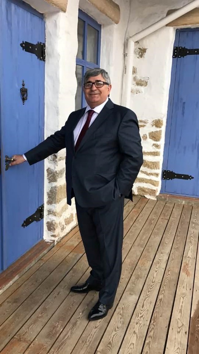 Κορονοϊός - Βαλέριος Ασλανίδης: Ποιος είναι ο πρώτος Έλληνας που εμβολιάστηκε με ρωσικό εμβόλιο - Η ζωή του [βίντεο]