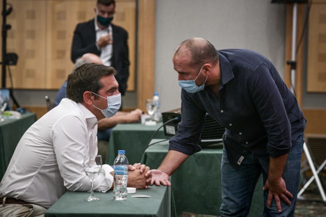 Το παρασκήνιο της "σφαγής" στην Κ.Ε του ΣΥΡΙΖΑ - Μετέωρο βήμα Τσίπρα για εσωκομματική εκεχειρία