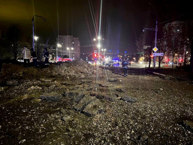 Αυτογκόλ των Ρώσων: Η στιγμή που βομβαρδίζουν κατά λάθος δική τους πόλη κοντά στα σύνορα με την Ουκρανία [Βίντεο]