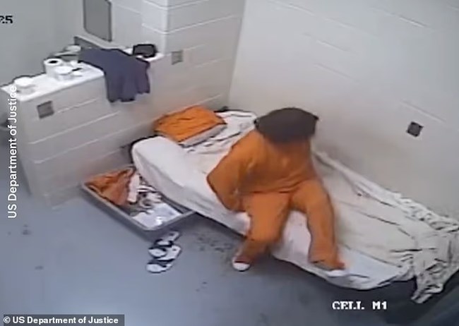 ΣΚΑΝΔΑΛΟ ΕΠΣΤΑΙΝ - ΜΑΞΓΟΥΕΛ