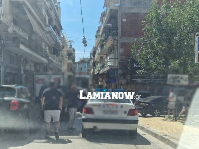 Άγριος καβγάς μεταξύ 40 νεαρών στη Λαμία: "Τον έβαλαν κάτω και τον χτυπούσαν με λοστάρια" [εικόνες-βίντεο]