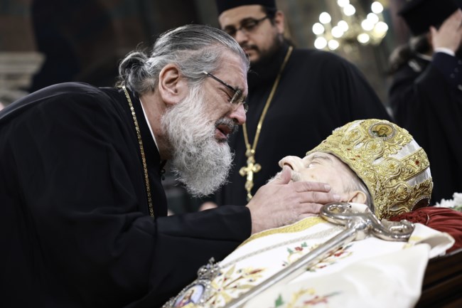 Θεσσαλονίκη: Συγκίνηση στην κηδεία του πρώην Μητροπολίτη Άνθιμου - Ύστατο χαίρε από πολίτες, κληρικούς, πολιτικούς [εικόνες]