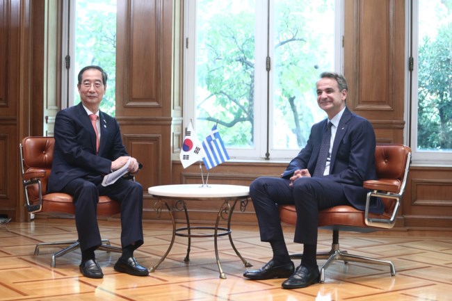 Συνάντηση Μητσοτάκη με τον Κορεάτη πρωθυπουργό: Εύσημα για τον ρυθμό ανάπτυξης και ευχαριστώ στον ελληνικό λαό για το 1950