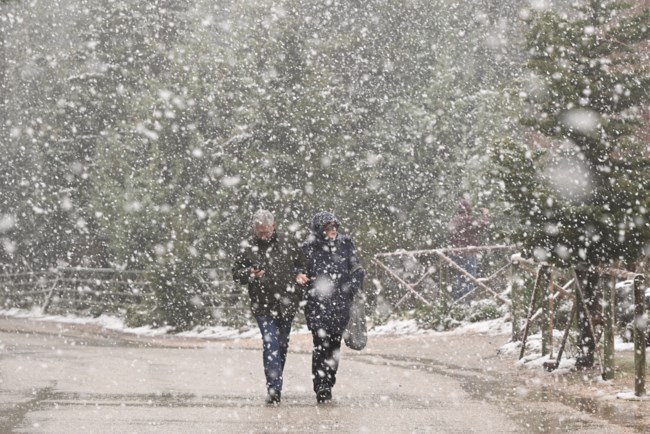 ΧΙΟΝΙΑ ΑΤΤΙΚΗ