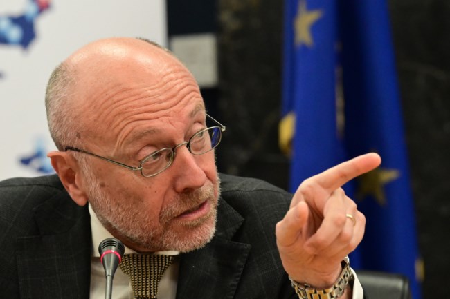 ΣΥΝΕΝΤΕΥΞΗ ΤΥΠΟΥ ΑΛΚΟΟΛ ΚΑΠΝΙΚΑ ΑΝΗΛΙΚΟΙ