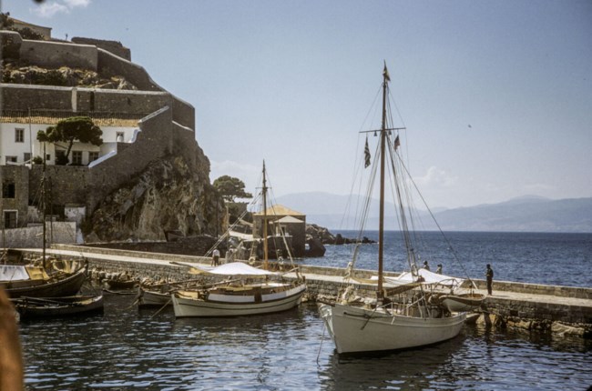 Η κοσμοπολίτικη Υδρα του '50 και '60 μέσα από τον φακό του Robert McCabe [εικόνες]