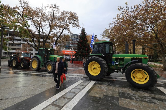 ΑΓΡΟΤΕΣ ΜΠΛΟΚΑ ΛΑΡΙΣΑ