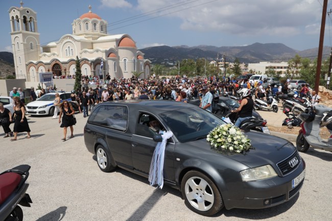 Κηδεία Αντώνη Καργιώτη