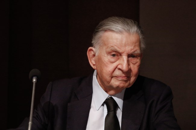 ΓΙΑΝΝΗΣ ΒΑΡΒΙΤΣΙΩΤΗΣ ΠΕΘΑΝΕ