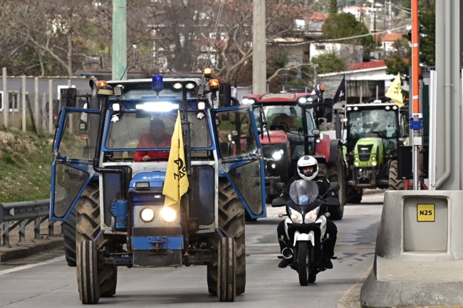 Αγρότες: Απολύμανση για την ευλογιά των προβάτων στα τρακτέρ που πάνε Σύνταγμα - Στις 16:00 η συγκέντρωση