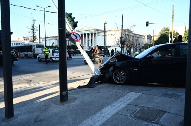 ΤΡΟΧΑΙΟ ΦΑΝΑΡΙ