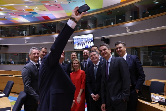 Με μια selfie αποχαιρέτησε την ΕΕ ο πρωθυπουργός του Λουξεμβούργου: "Η τελευταία μου σύνοδος κορυφής" [εικόνες]