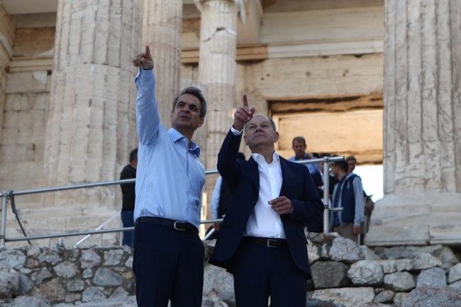 Ξενάγηση Σολτς στην Ακρόπολη από τον Μητσοτάκη- Σε εξέλιξη η συνάντηση στο Μαξίμου [εικόνες]