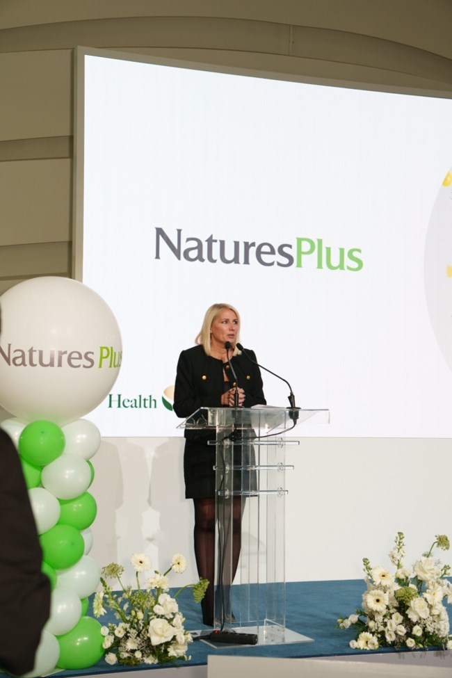 Η Κατερίνα Παπακωστοπούλου, δημοσιογράφος που παρουσίασε το συνέδριο της NaturesPlus.
