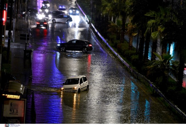 Συνεχίζεται η κακοκαιρία και το κρύο στο μεγαλύτερο μέρος της χώρας   - Προβλήματα σε Αττική και Εύβοια -  Δύο εξάρσεις μέχρι την Πρωτοχρονιά