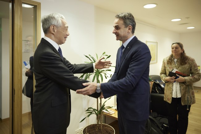 Συνάντηση Μητσοτάκη με τον πρωθυπουργό της Σιγκαπούρης - Ικανοποίηση για τις επενδύσεις στον ελληνικό τουρισμό