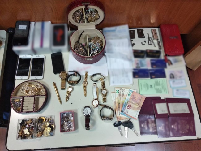 Συμμορία αλλοδαπών πίσω από 31 κλοπές σε σπίτια - Τα "άνοιγαν" με κλειδί "χωρίς αποτύπωμα"