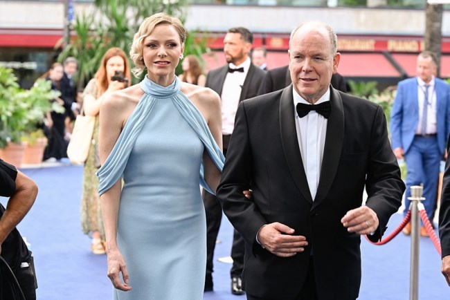 Μοντέρνα Σταχτοπούτα η πριγκίπισσα Σαρλίν στη νέα της εμφάνιση - Η αιθέρια δημιουργία που φόρεσε για πρώτη φορά