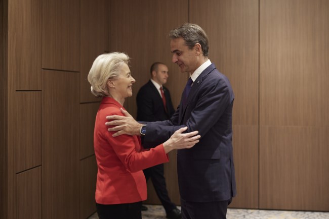 ΜΗΤΣΟΤΑΚΗΣ ΦΟΝ ΝΤΕΡ ΛΑΙΕΝ
