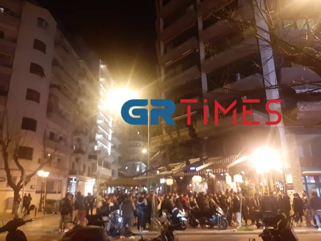 Θεσσαλονίκη: "Κορονο-πάρτι", ουρές για ένα ποτό και… κρυφτούλι στα στενά [Βίντεο-Εικόνες]