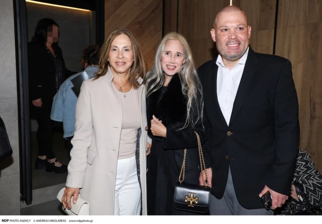 Αιμίλιος Βουγιουκλάκης: Ο αγαπημένος ανιψιός της Αλίκης στο θέατρο με την Έφη Πίκουλα