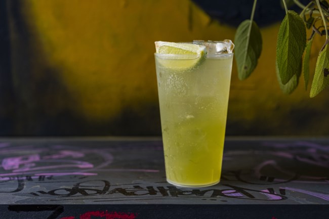 Steez Νέο Μπαρ εξάρχεια