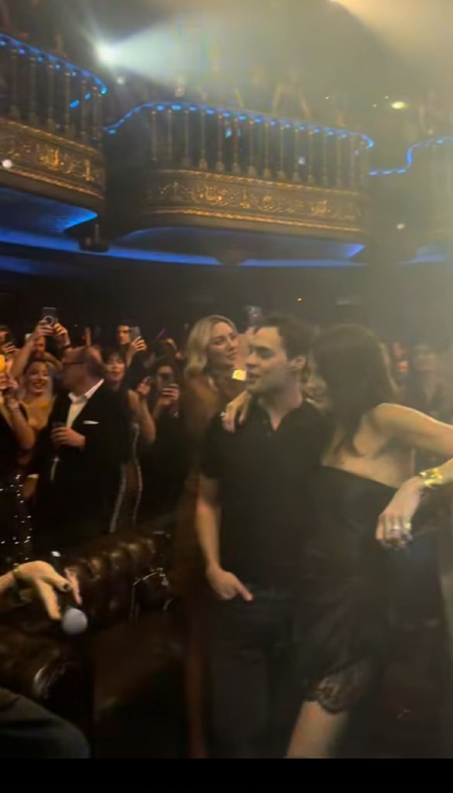 Δήμητρα Κούστα: Με στράπλες μίνι lingerie φόρεμα στο Hotel Ερμού