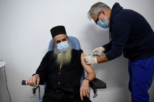 Άγιο Όρος: Σπεύδουν να εμβολιαστούν οι μοναχοί μετά από δεκάδες κρούσματα και εννέα θανάτους [εικόνες]