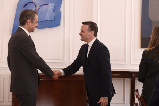 Ο Μητσοτάκης συνάντησε τον Χάρη Δούκα στο Μαξίμου: "Η κυβέρνηση είναι ανοιχτή για την καλύτερη δυνατή συνεργασία"