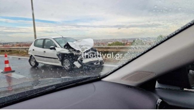 Θεσσαλονίκη: Καραμπόλα 10 οχημάτων με τρεις τραυματίες [εικόνες]