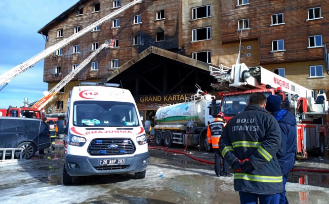 Τραγωδία σε ξενοδοχείο στην Τουρκία με 66 νεκρούς από φωτιά - Σκηνές πανικού, έδεναν σεντόνια στα παράθυρα για να κατέβουν