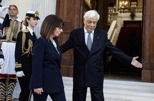 Η Κατερίνα Σακελλαροπούλου επισήμως στο Προεδρικό Μέγαρο - Μήνυμα για κορονοϊό και προσφυγικό