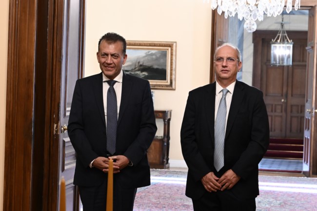 Προεδρικό Μέγαρο: Ορκίστηκαν ο Γιάννης Οικονόμου και ο Γιάννης Βρούτσης