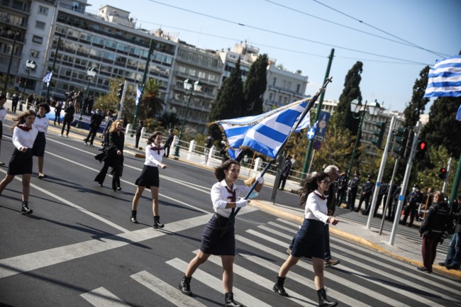 28η Οκτωβρίου: 15 στιγμιότυπα από τη μαθητική παρέλαση στην Αθήνα μετά από δύο χρόνια [εικόνες]