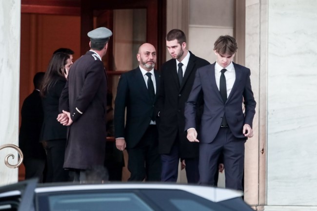 Κηδεία τέως βασιλιά: Γεύμα με 250 υψηλούς προσκεκλημένους στη "Μεγάλη Βρεταννία" - Καραβίδες, γαρίδες, σφυρίδα, καλαμάρια στο μενού