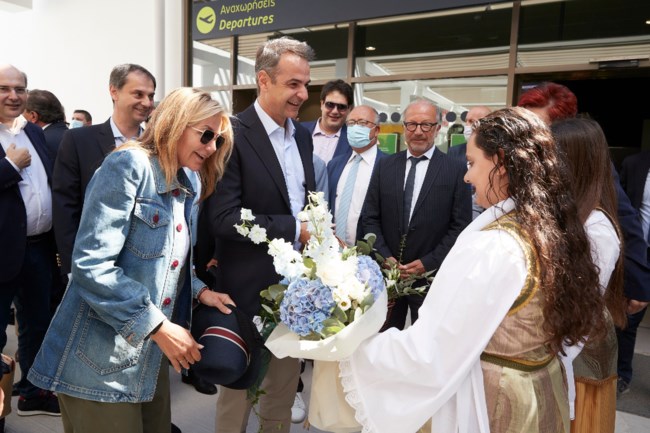 Μητσοτάκης από Σαντορίνη: Η Ελλάδα είναι έτοιμη να καλωσορίσει τους τουρίστες με ασφάλεια [Εικόνες]