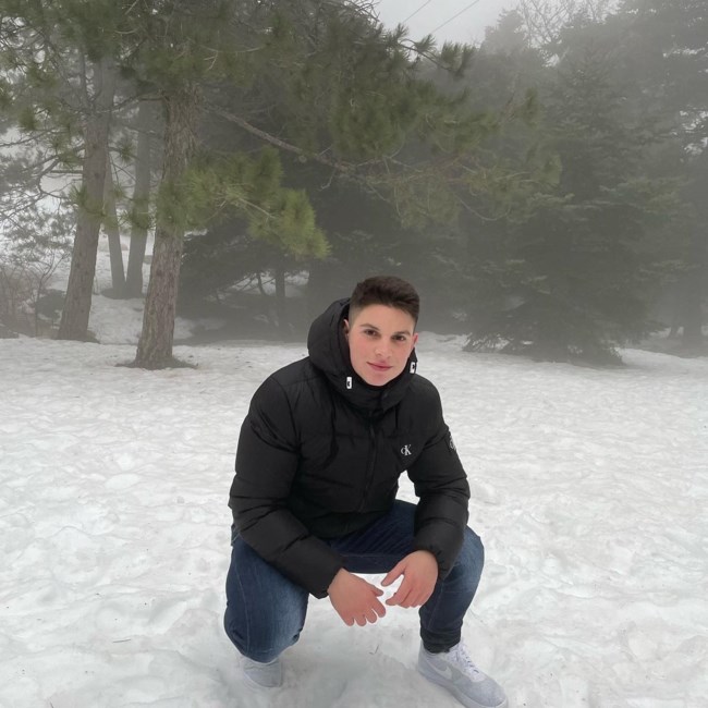 Θρήνος στην Κόρινθο: Νεκρός σε τροχαίο ο 20χρονος Σπύρος - Στον ίδιο δρόμο είχε σκοτωθεί ο αδερφός του τρία χρόνια πριν [Εικόνες]