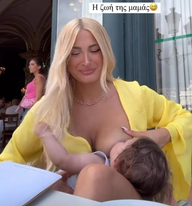 Η Ιωάννα Τούνη θήλασε τον γιο της σε καφετέρια του Μόντε Κάρλο και το Twitter αντιδρά