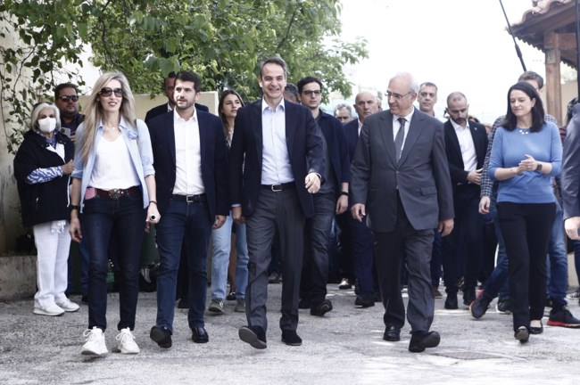Ψήφισαν η κόρη και ο γιος του Κυριάκου Μητσοτάκη