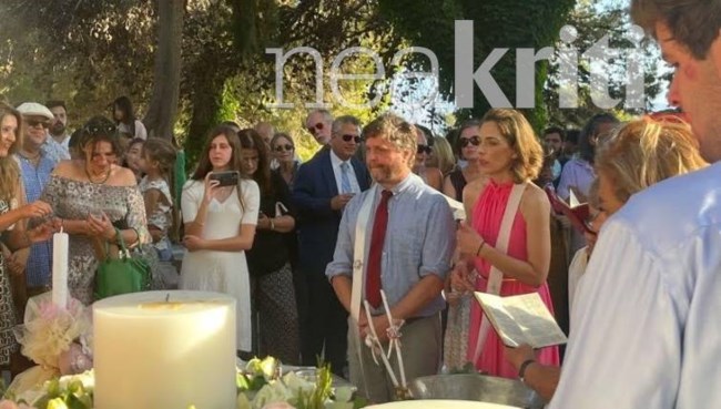 Νονός ο γνωστός ηθοποιός Ζακ Γαλυφιανάκης - Βάφτισε την ανιψιά του στα Χανιά [εικόνες]